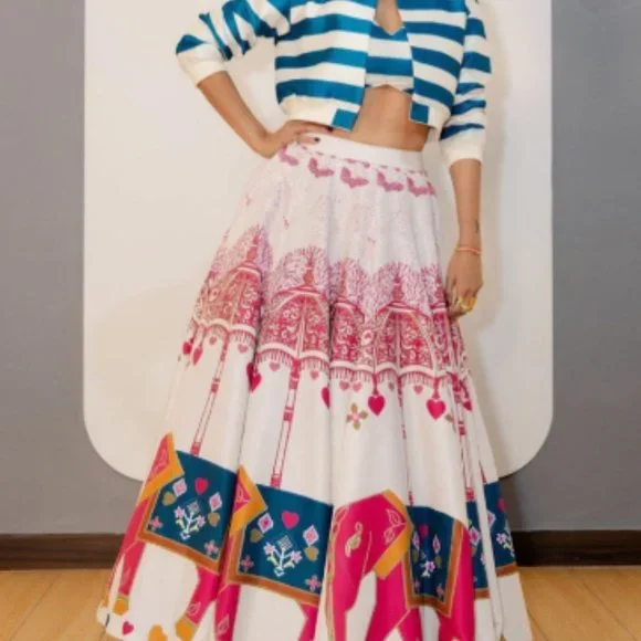 Beautiful butter silk skirt and top with a shrug/ jacket - Picture 2 of 4